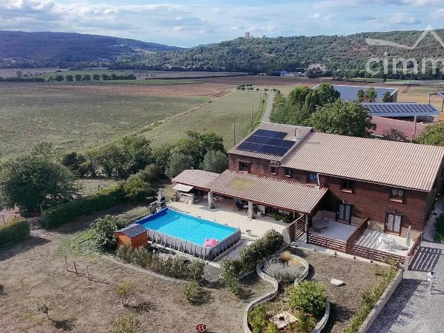 Maison 11 pièces 345 m²