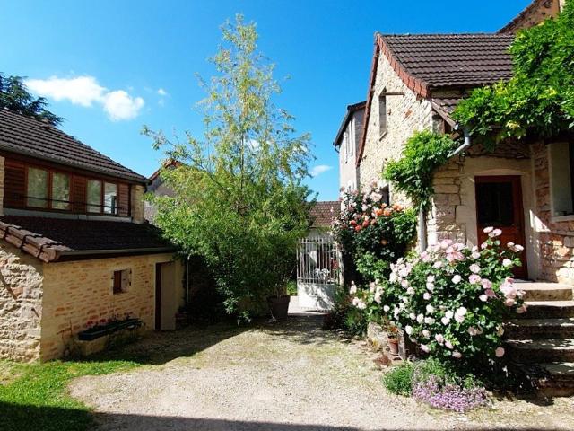Maison 11 pièces 346 m²
