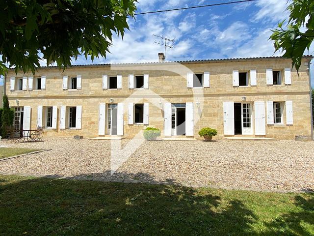 Maison 11 pièces 349 m²