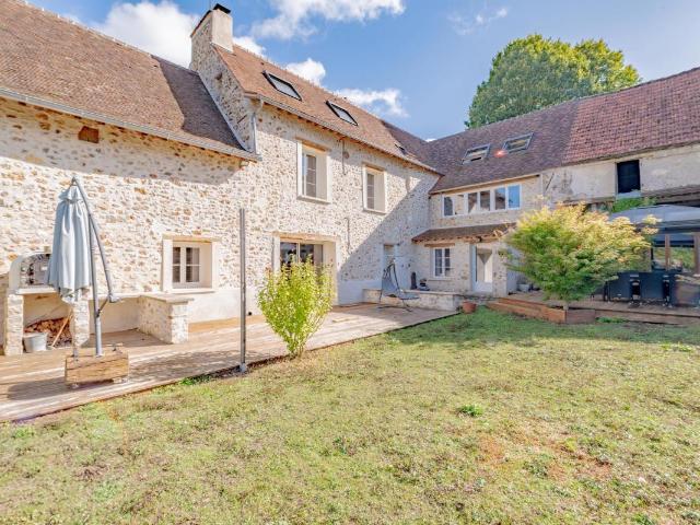 Maison 11 pièces 353 m²
