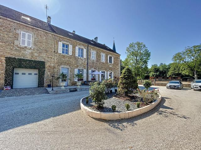 Maison 11 pièces 350 m²