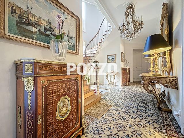 Maison 11 pièces 350 m²