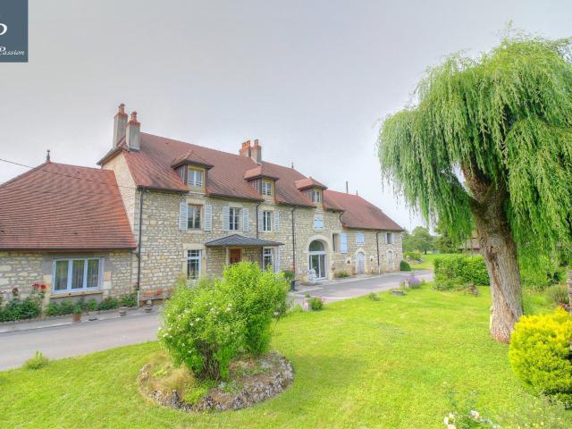 Maison 11 pièces 350 m²