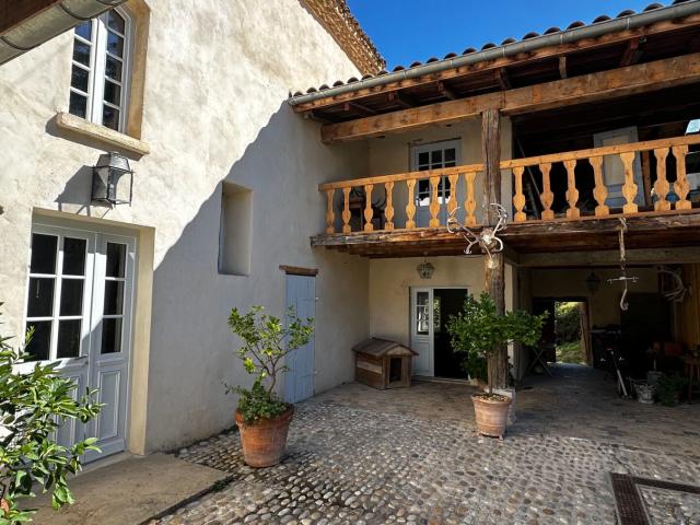 Maison 11 pièces 350 m²