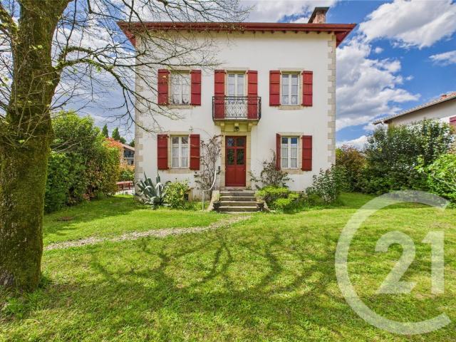 Maison 11 pièces 357 m²