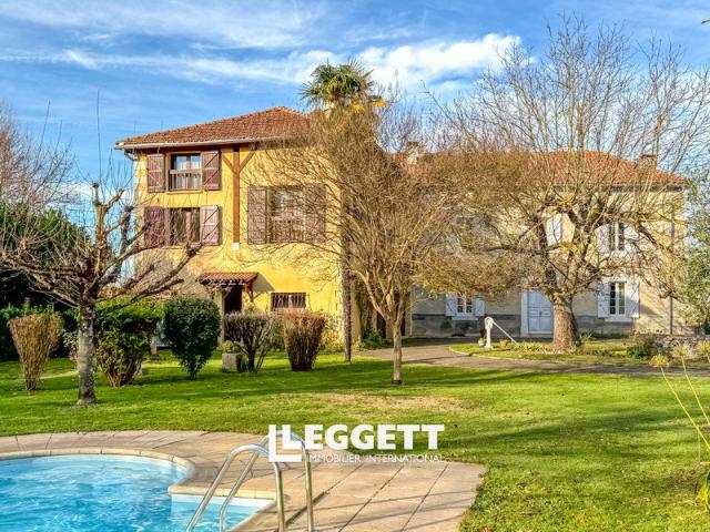 Maison 11 pièces 252 m²
