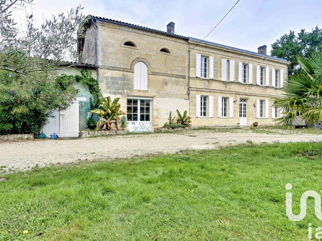 Maison 11 pièces 357 m²