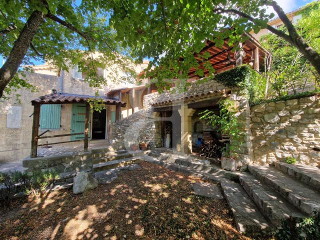 Maison 11 pièces 354 m²