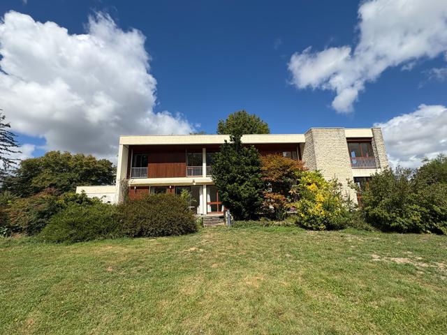 Maison 11 pièces 354 m²