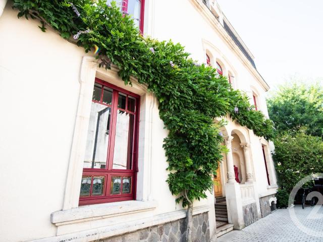 Maison 11 pièces 356 m²