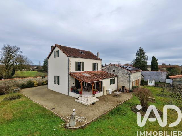 Maison 11 pièces 356 m²