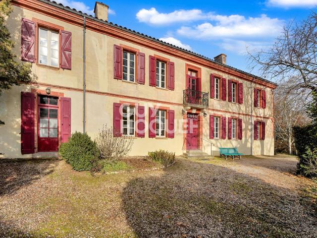 Maison 10 pièces 360 m²