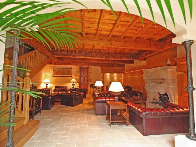 Maison 11 pièces 360 m²