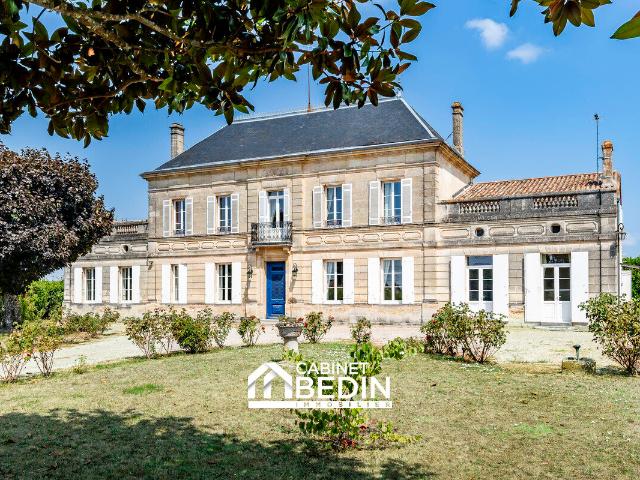 Maison 11 pièces 360 m²