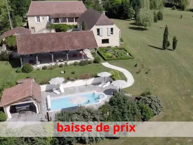 Maison 11 pièces 361 m²