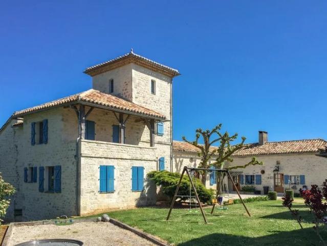 Maison 11 pièces 362 m²