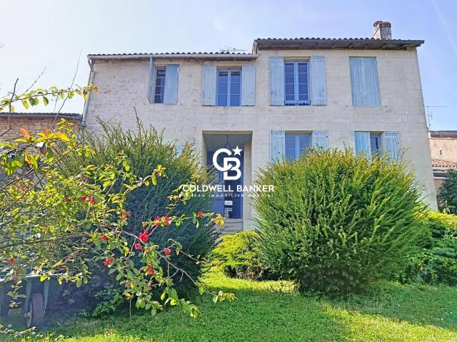 Maison 11 pièces 362 m²