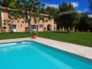 Maison 11 pièces 362 m²