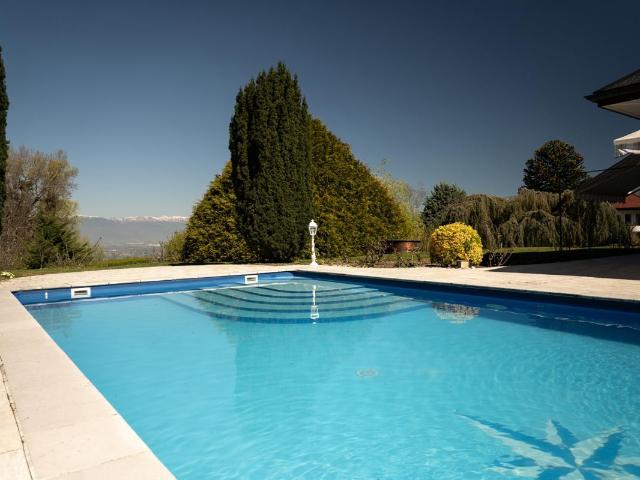 Maison 11 pièces 367 m²