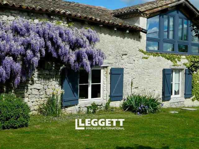 Maison 11 pièces 365 m²