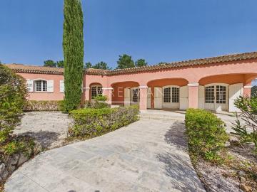 Maison 11 pièces 366 m²