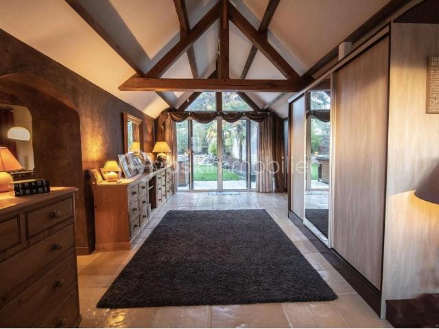 Maison 11 pièces 368 m²