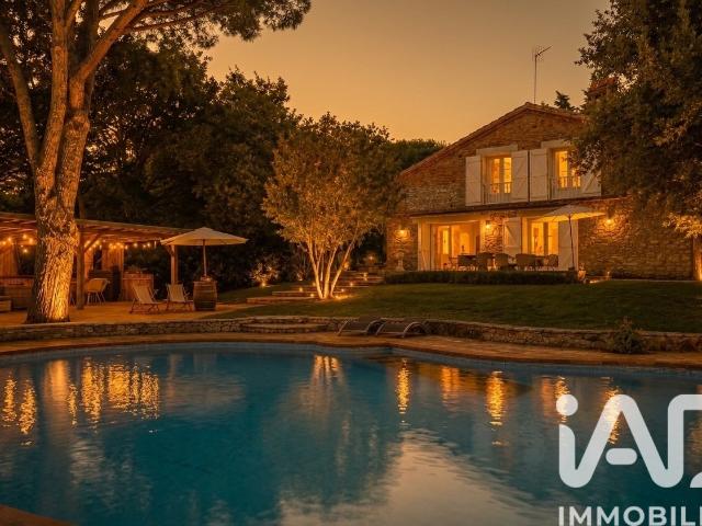 Maison 11 pièces 369 m²