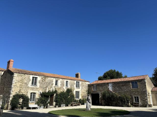 Maison 11 pièces 373 m²