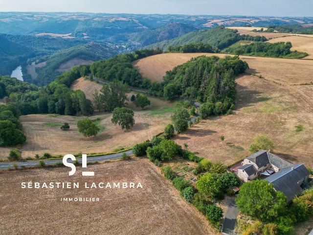 Maison 11 pièces 373 m²