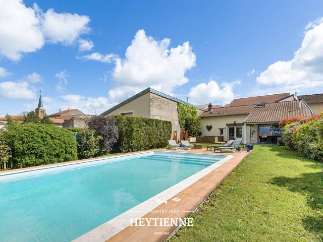 Maison 11 pièces 373 m²
