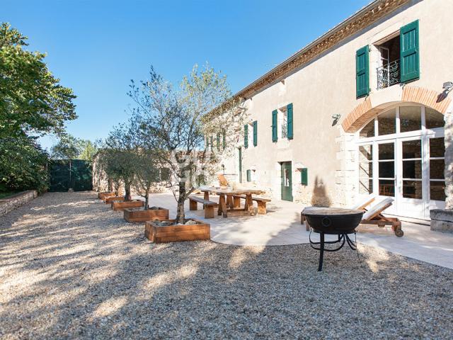 Maison 11 pièces 373 m²