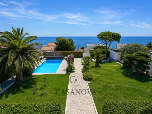 Maison 11 pièces 370 m²