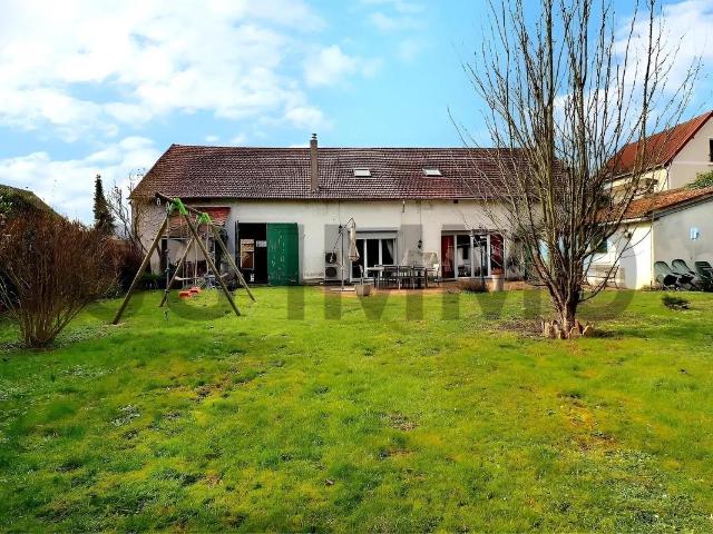 Maison 11 pièces 370 m²