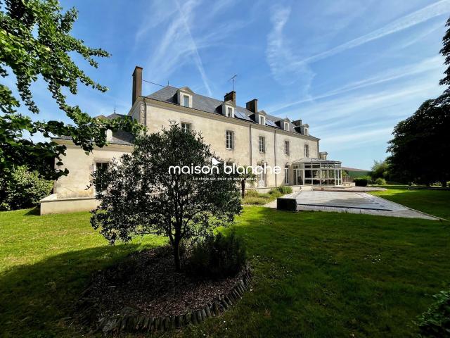 Maison 11 pièces 370 m²