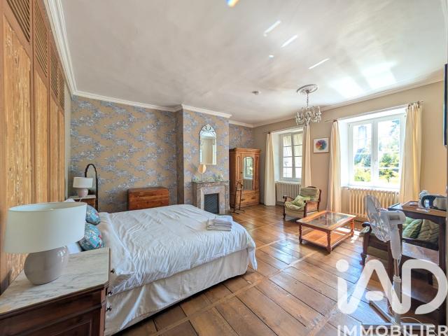 Maison 11 pièces 370 m²