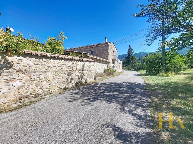 Maison 11 pièces 437 m²