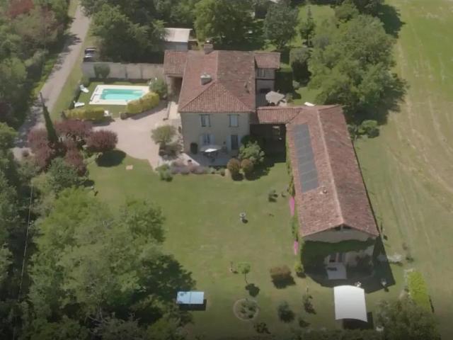 Maison 11 pièces 377 m²