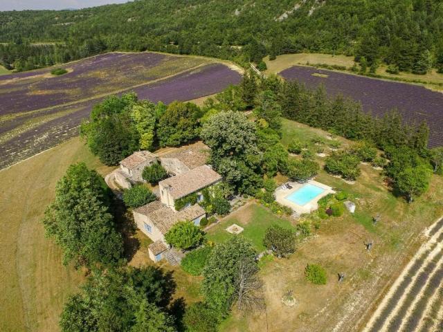 Maison 11 pièces 376 m²