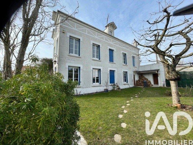 Maison 11 pièces 380 m²