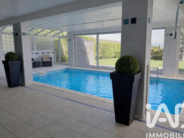Maison 11 pièces 380 m²