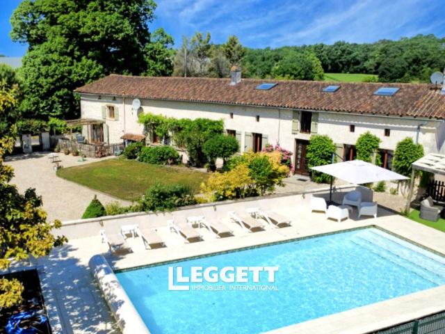 Maison 11 pièces 380 m²