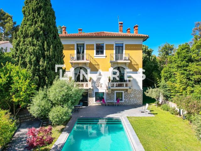 Maison 11 pièces 386 m²