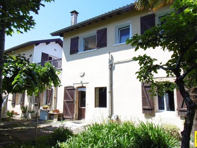 Maison 11 pièces 386 m²
