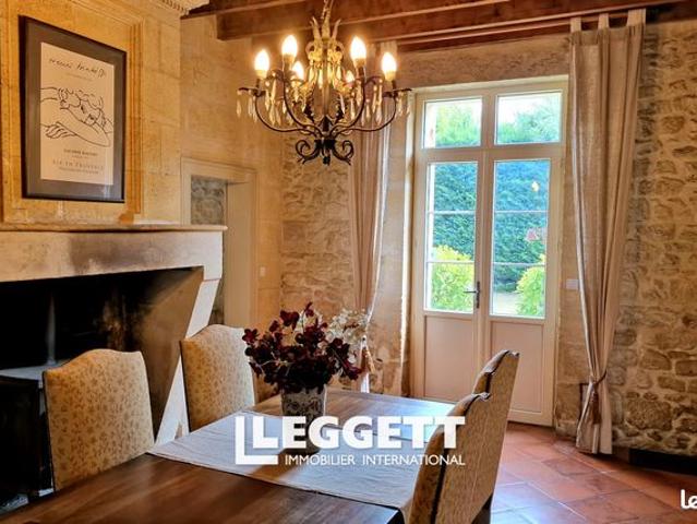 Maison 11 pièces 390 m²