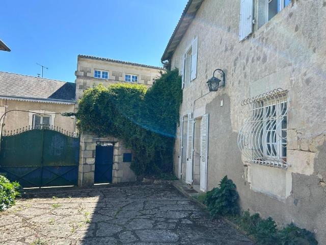 Maison 11 pièces 392 m²