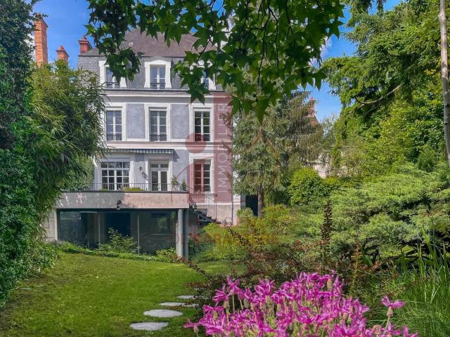 Maison 11 pièces 340 m²