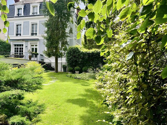 Maison 11 pièces 340 m²
