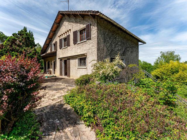 Maison 11 pièces 394 m²