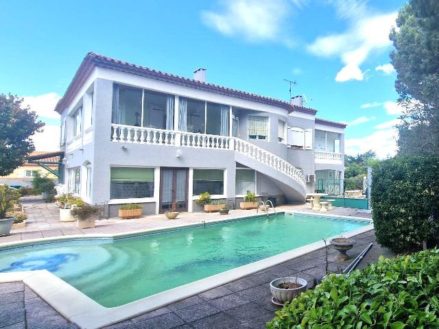 Maison 11 pièces 398 m²