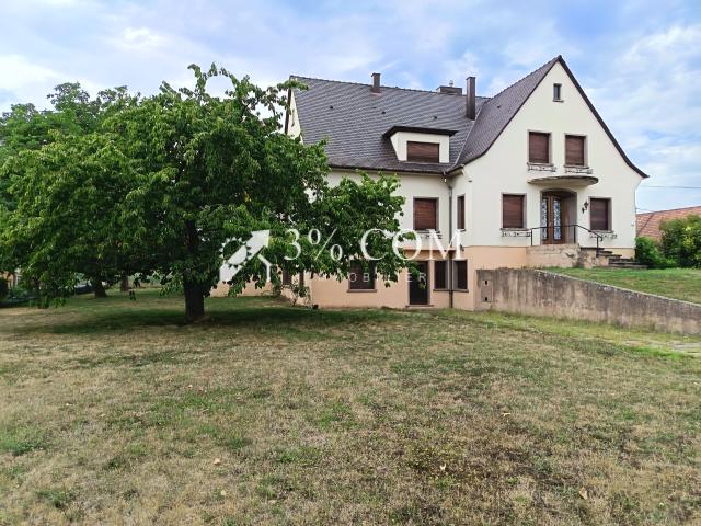 Maison 11 pièces 303 m²
